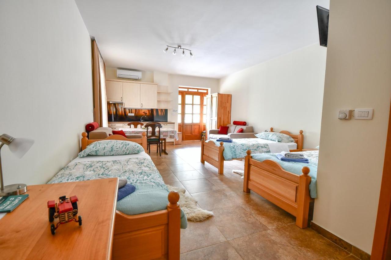 Farm Stay Peternelj Ilirska Bistrica Kamer foto